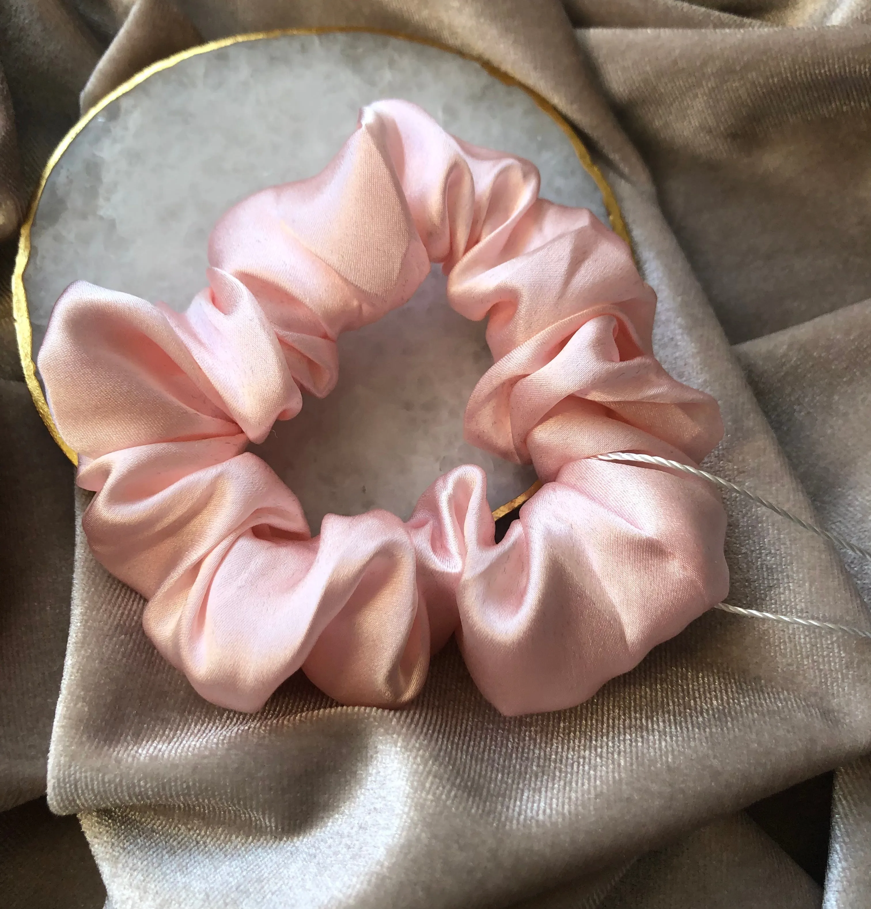 Single Classic Mulberry Silk Scrunchies
